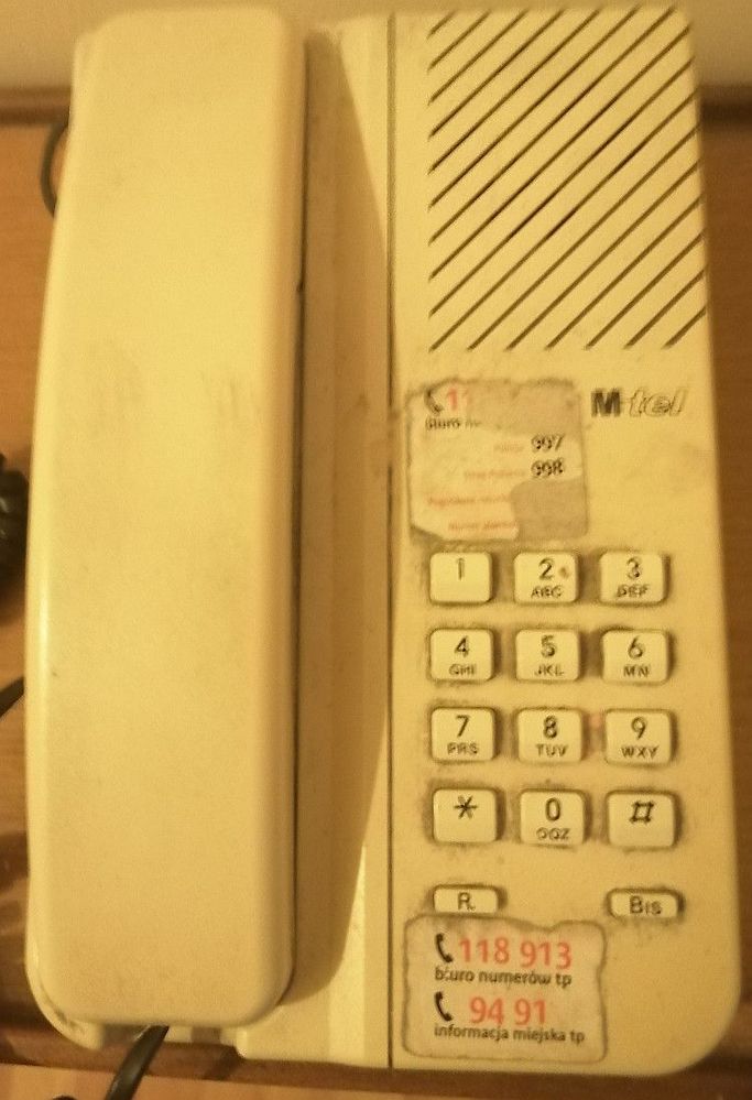 telefon_1.jpg